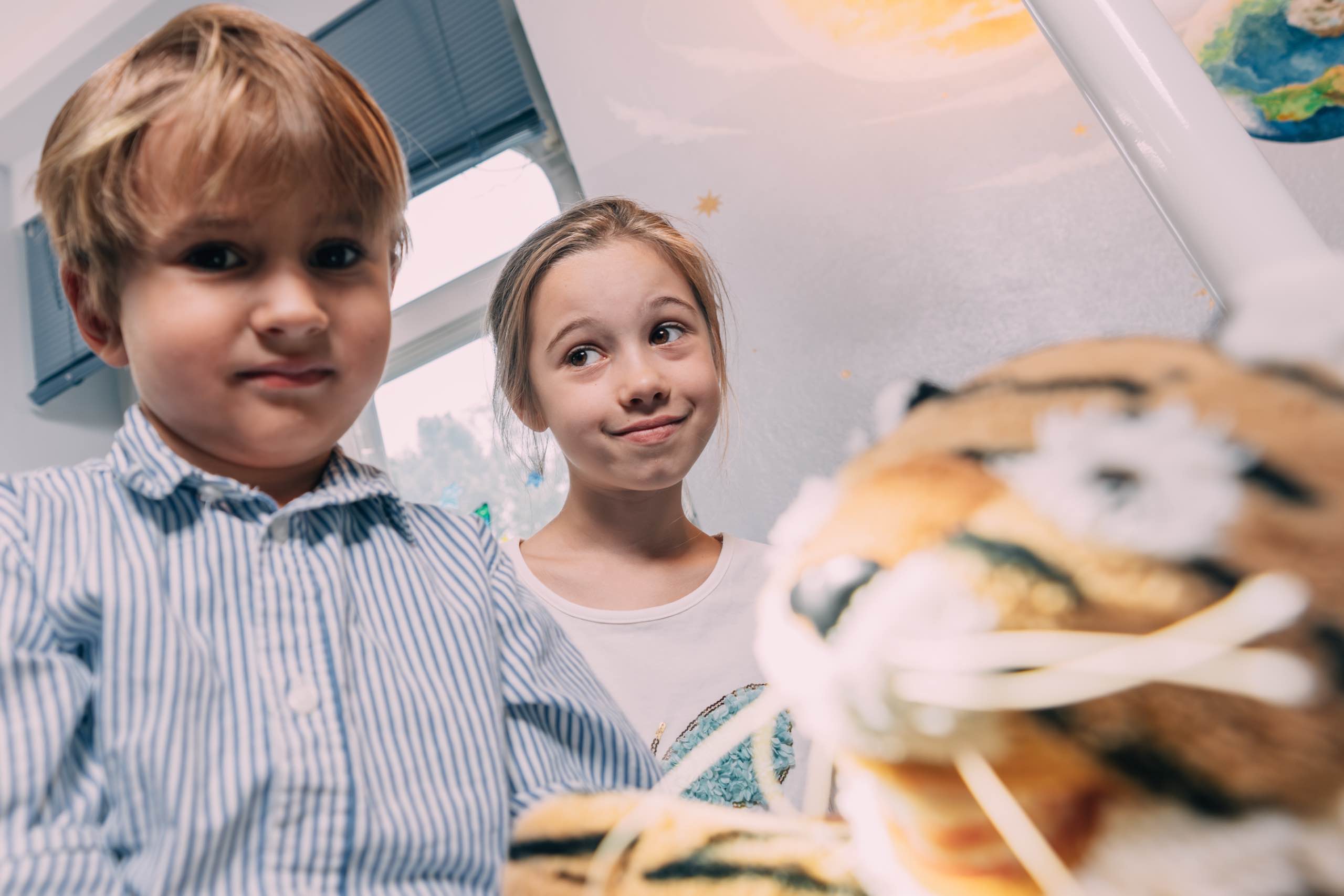 Fissurenversiegelung bei Kindern in der Kinderzahnarztpraxis Zahnplanet München-Schwabing