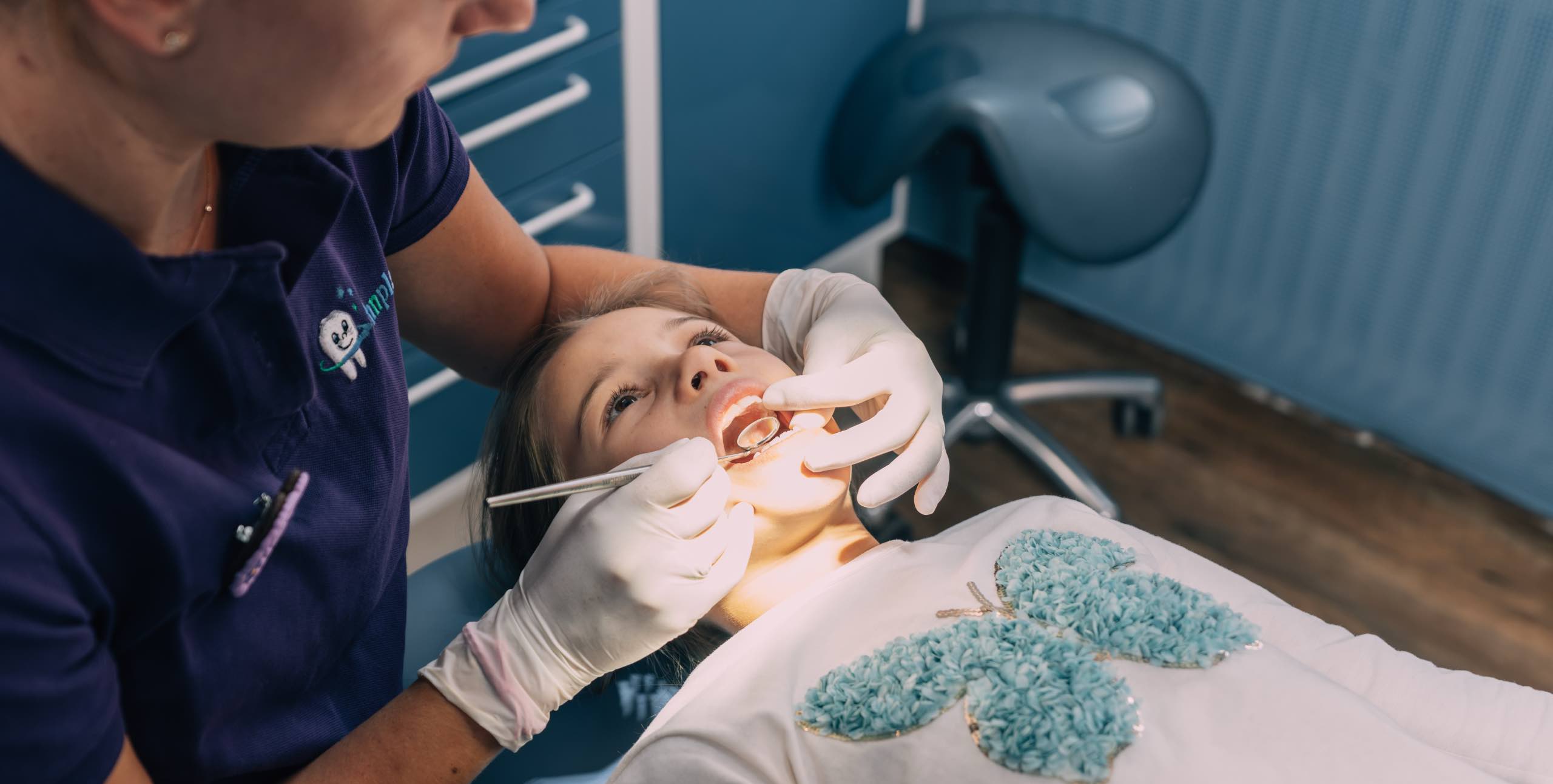 Behandlung von Kreidezähnen bei Kindern beim Kinderzahnarzt Zahnplanet München-Schwabing