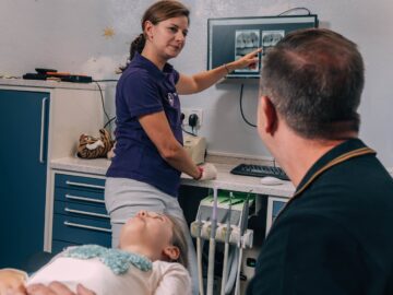 Zahnfüllung bei Kind in der Kinderzahnarztpraxis Zahnplanet Schwabing München